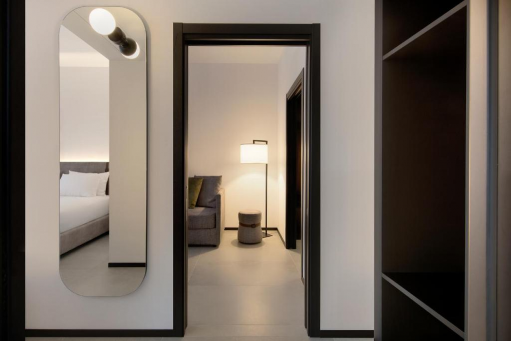 J Hotel 17/21