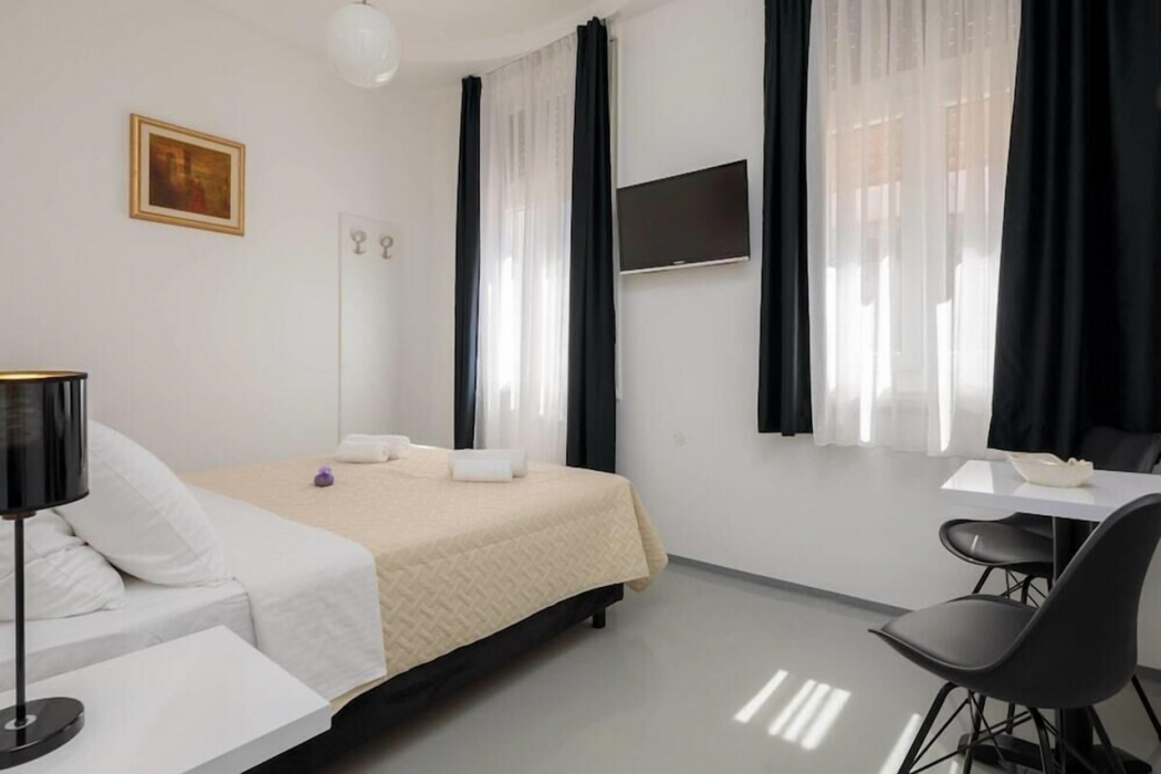Peristil Luxury Rooms 12/67