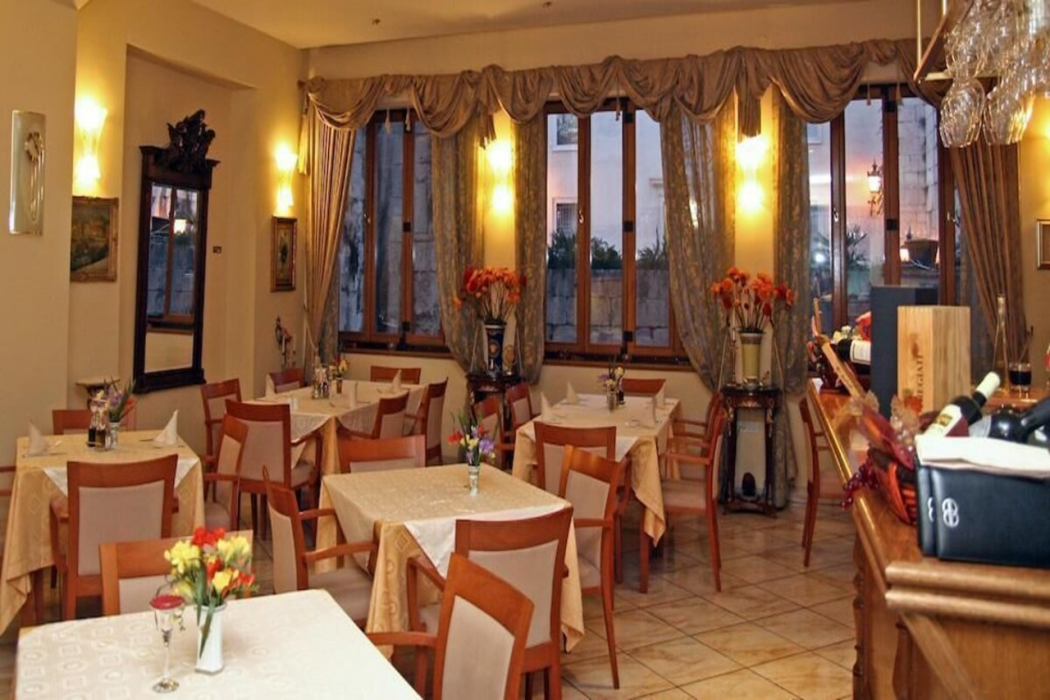 Peristil Luxury Rooms 34/67