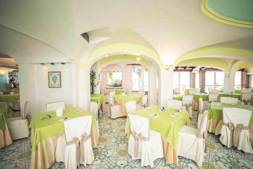 HOTEL CARLO MAGNO 10/37