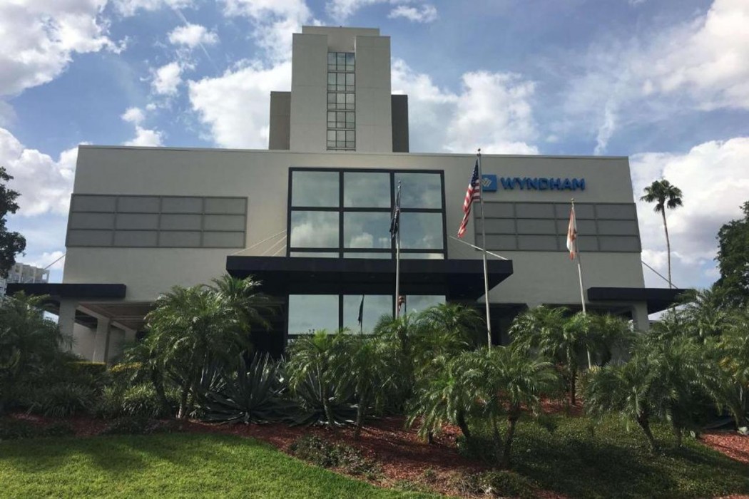 Wyndham Lake Buena Vista Disney Springs Resort Area 1/54
