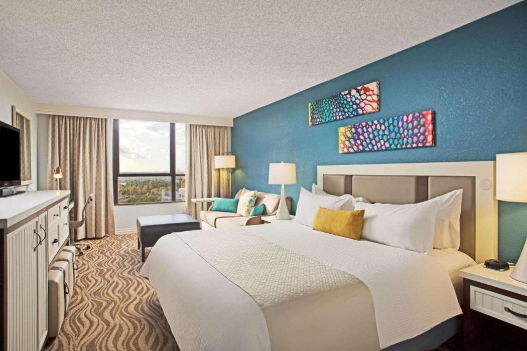 Wyndham Lake Buena Vista Disney Springs Resort Area 9/54