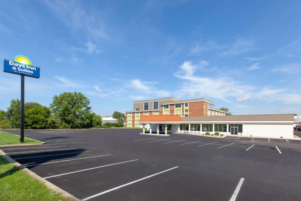 Days Inn and Suites by Wyndham Grand Rapids Near Downtown 2/29