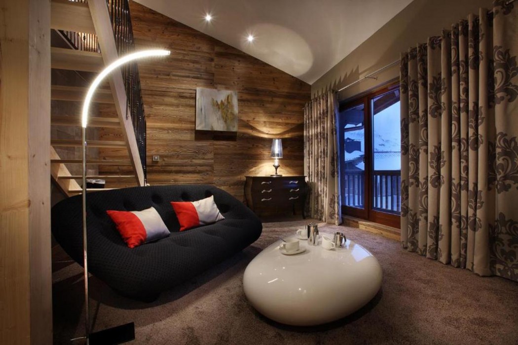 Hotel Koh-I Nor Val Thorens 12/75