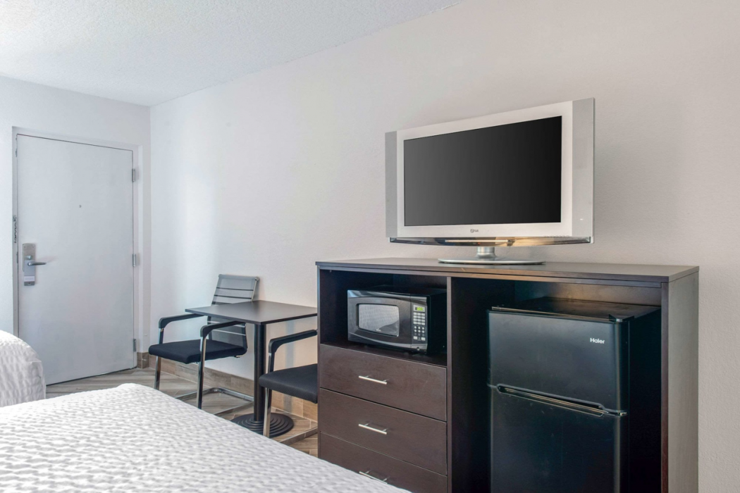 凯瑞华晟套房酒店(Clarion Inn and Suites Kissimmee Lake Buena Vista South) 图片4