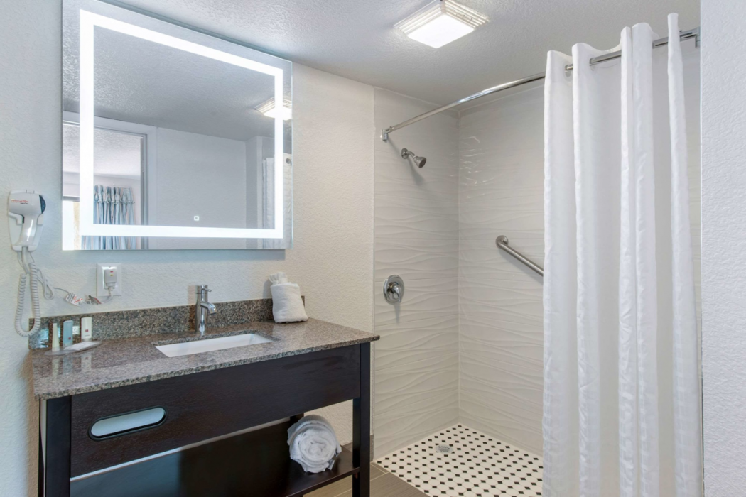 Clarion Inn and Suites Kissimmee Lake Buena Vista South 11/26