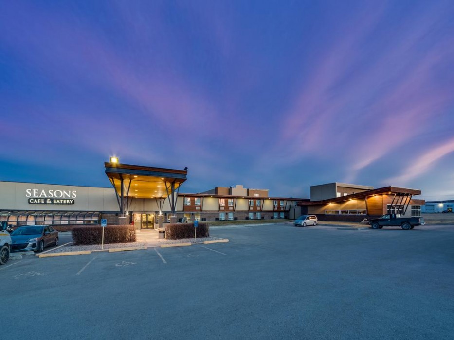 Heritage Inn Hotel & Convention Centre 1/24