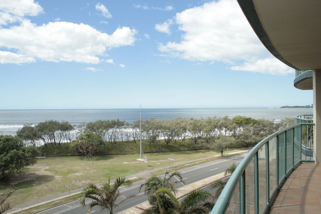 KEY LARGO MAROOCHYDORE 37/72