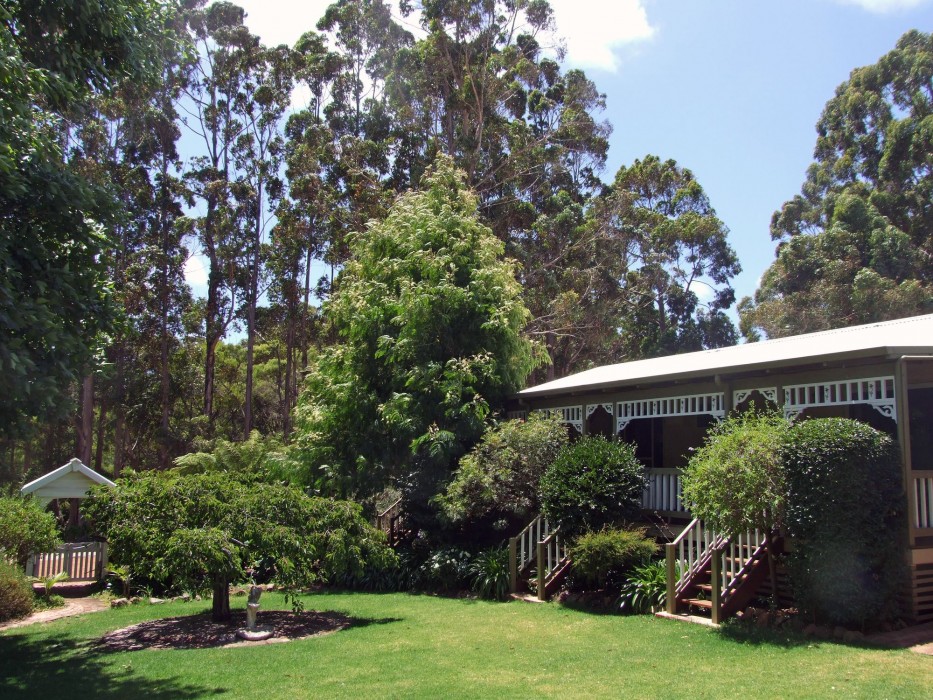 ADAMSONS RIVERSIDE ACCOMMODATION 22/100