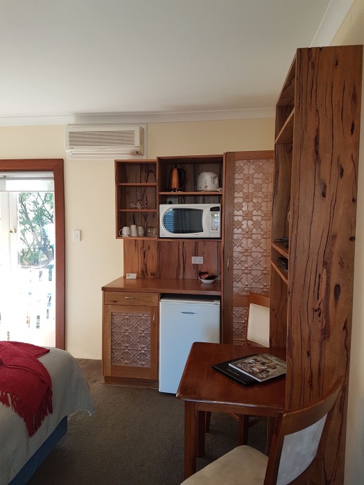 ADAMSONS RIVERSIDE ACCOMMODATION 45/100