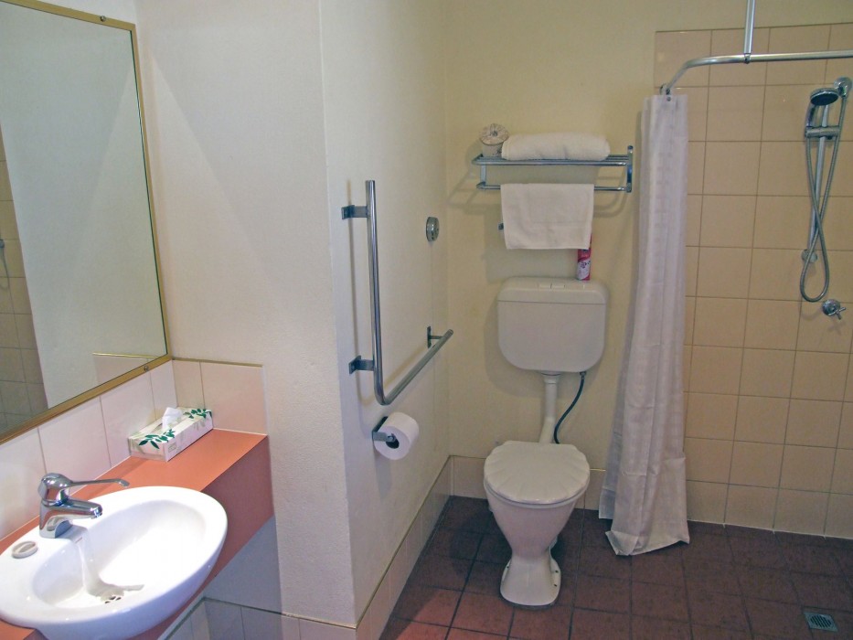 ADAMSONS RIVERSIDE ACCOMMODATION 49/100