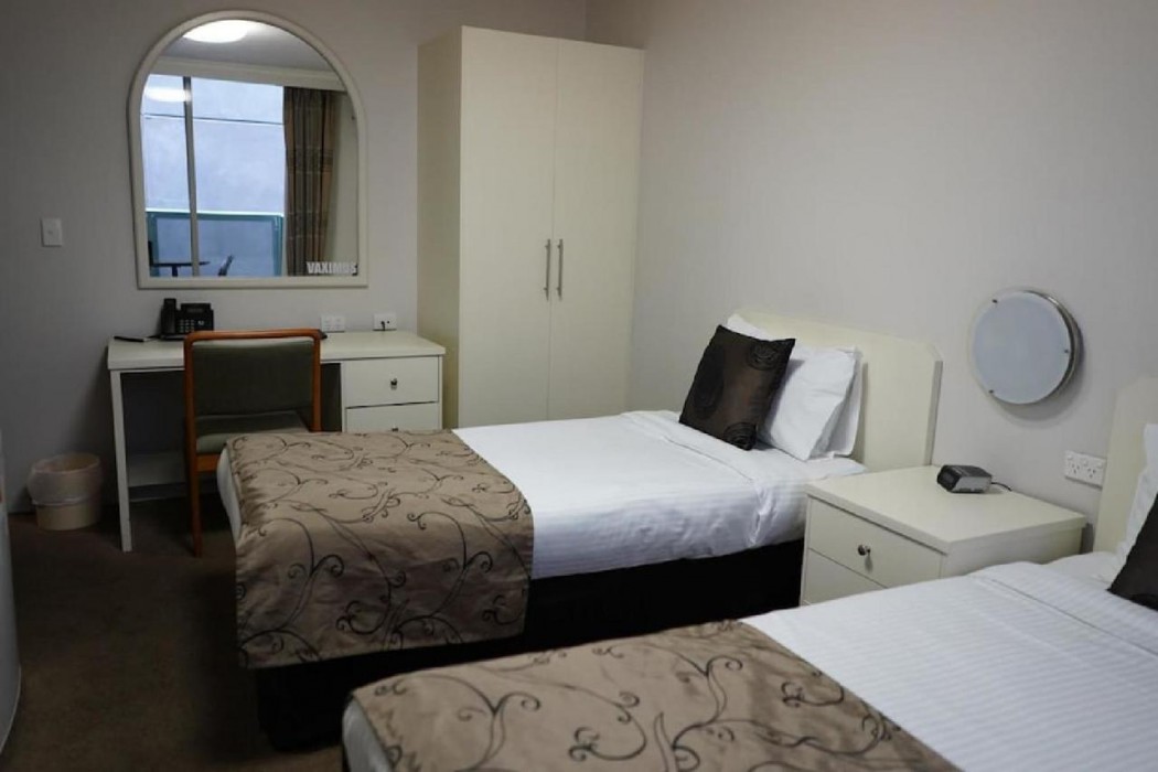 Carlton Lygon Lodge 26/75
