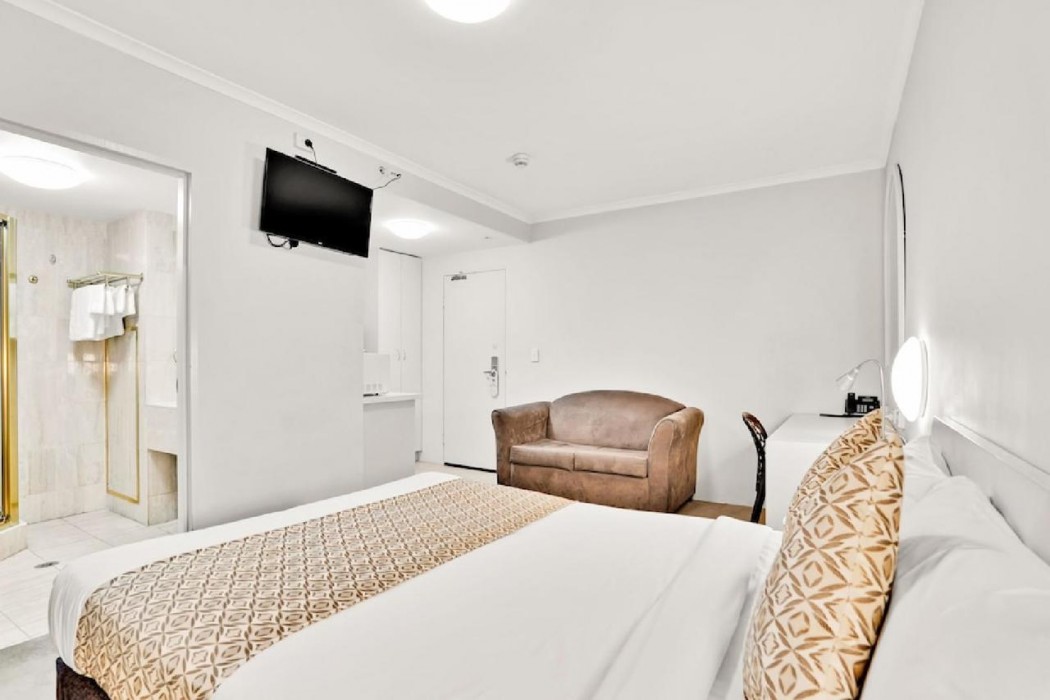 Carlton Lygon Lodge 13/75