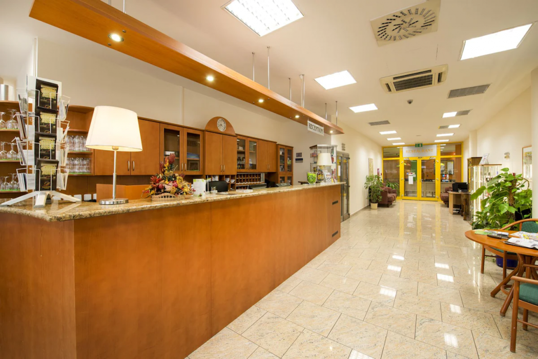Hotel Dvorak 12/66