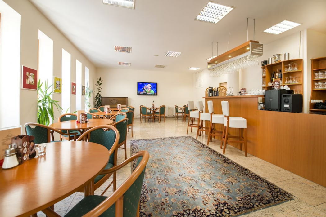 Hotel Dvorak 10/66