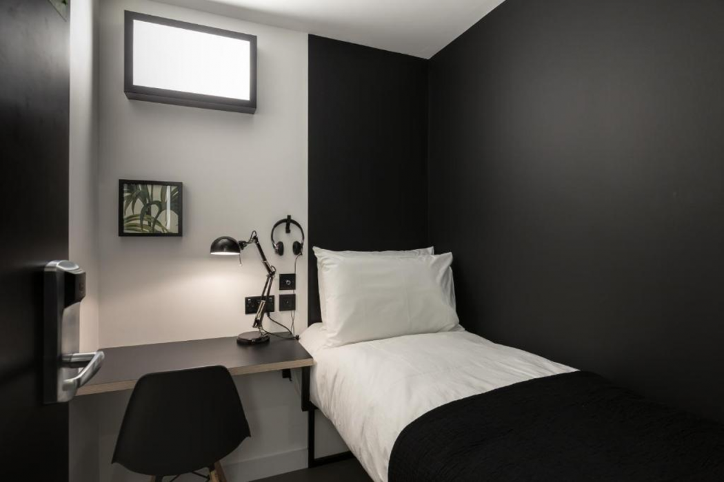 Room at Kip Hotel, LONDON
