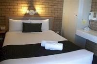 COUNTRY HOME MOTOR INN 13/28