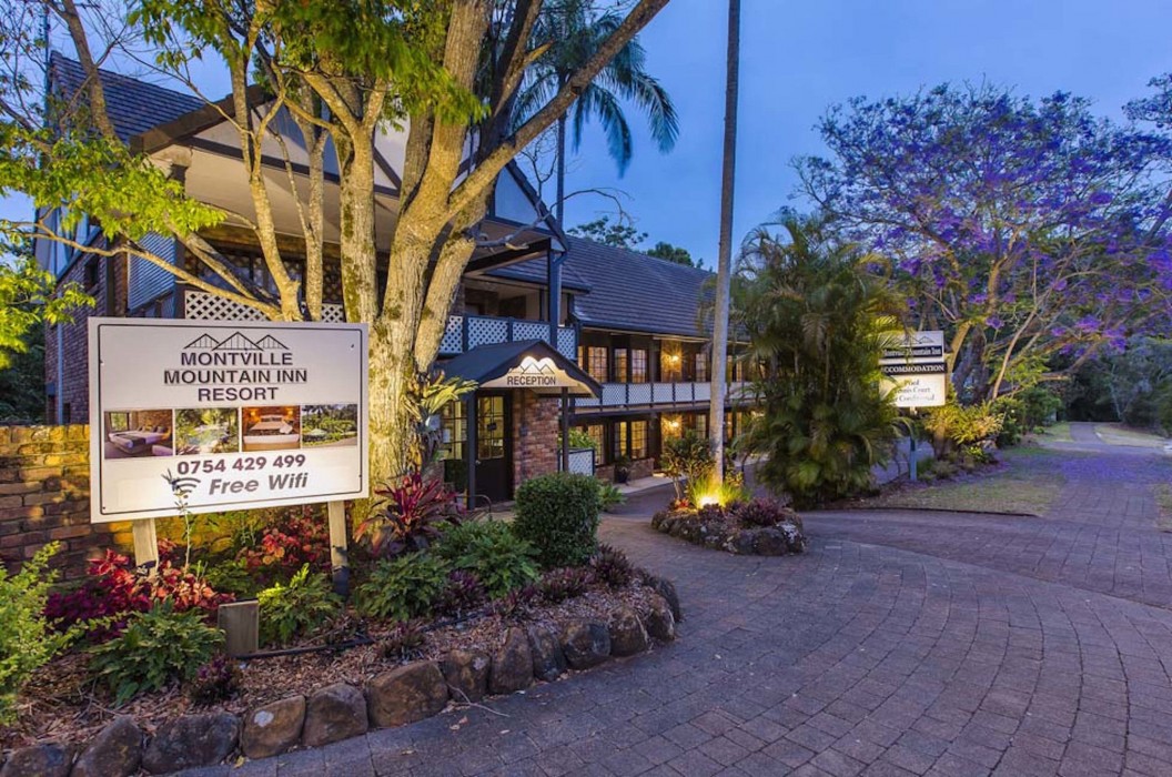 Montville Mountain Inn 33/62