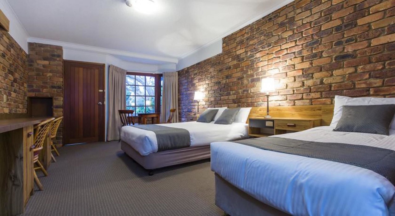 Montville Mountain Inn 22/62