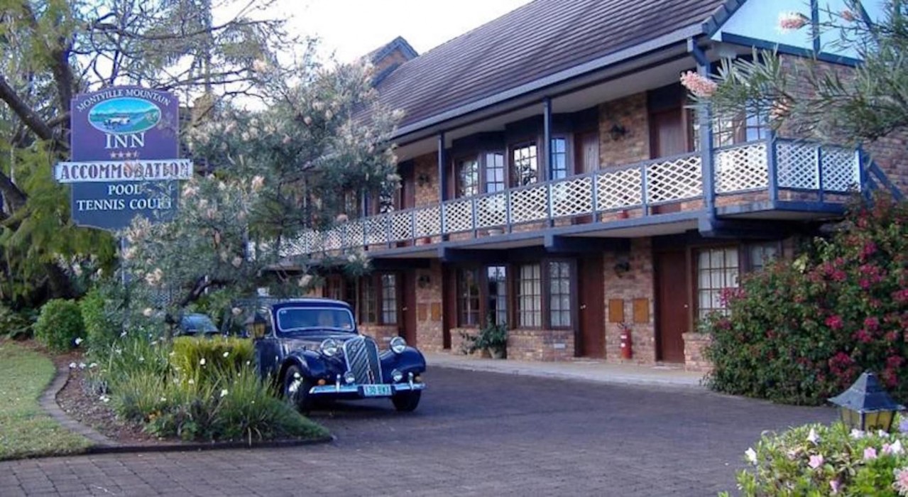 Montville Mountain Inn 30/62