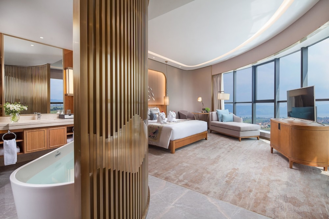 Ramada Plaza by Wyndham Fuxian Lake 7/20