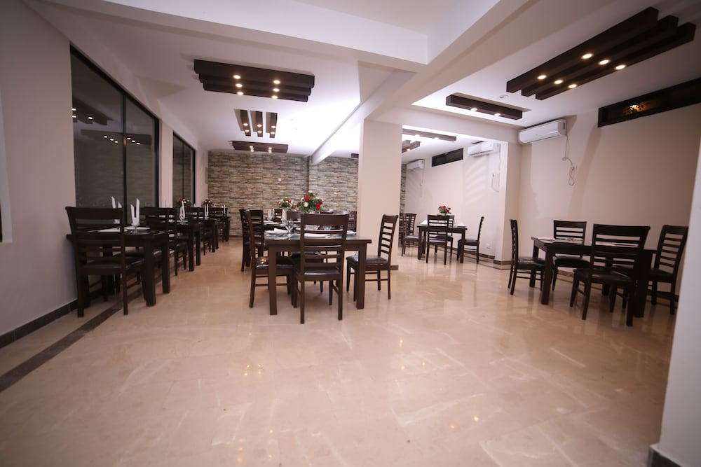 Xefan Hotel and Suites 30/59