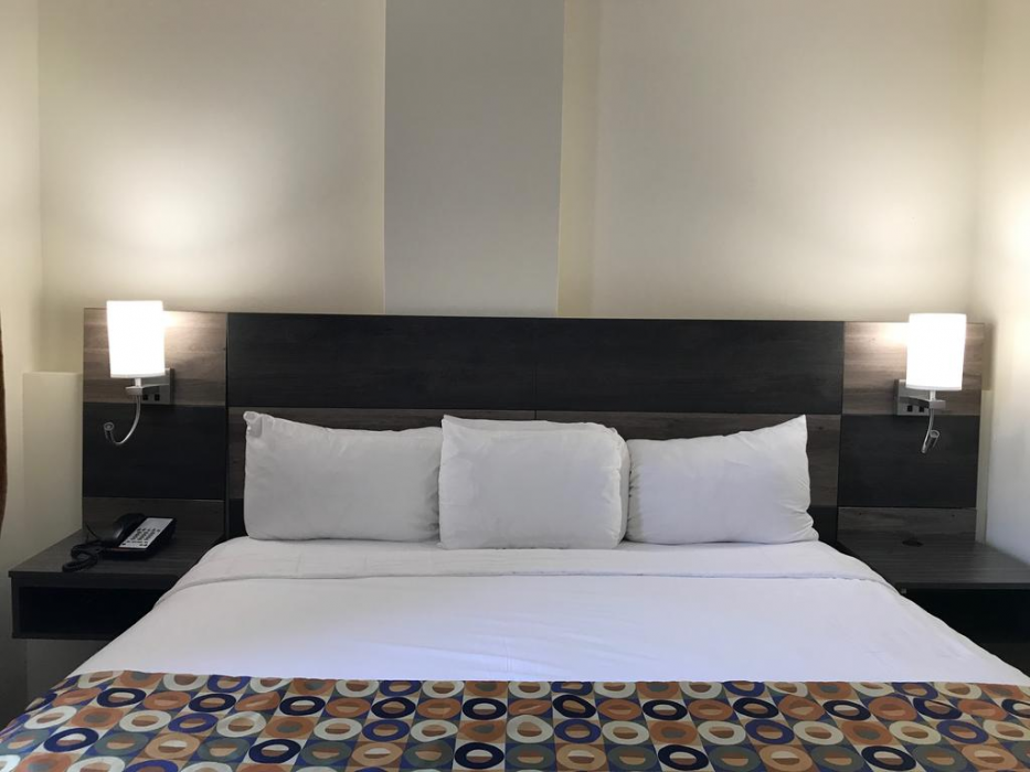 Bogart Hotel 6/33