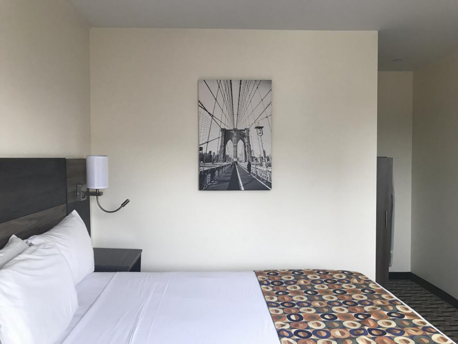 Bogart Hotel 7/33