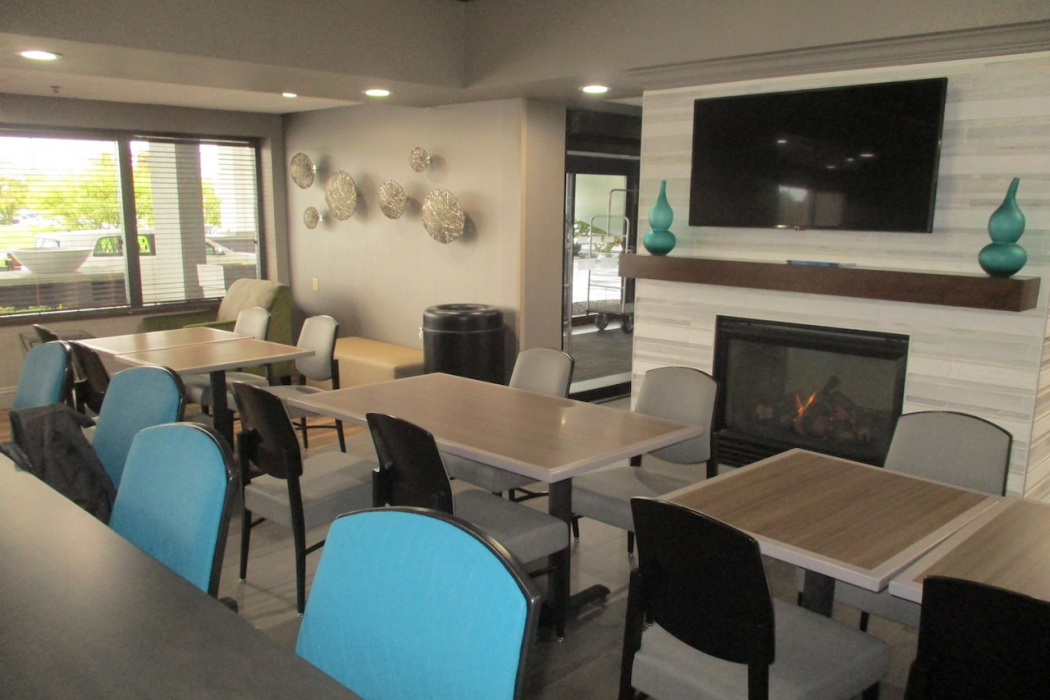 Best Western Plus Indianapolis NW Hotel 24/69