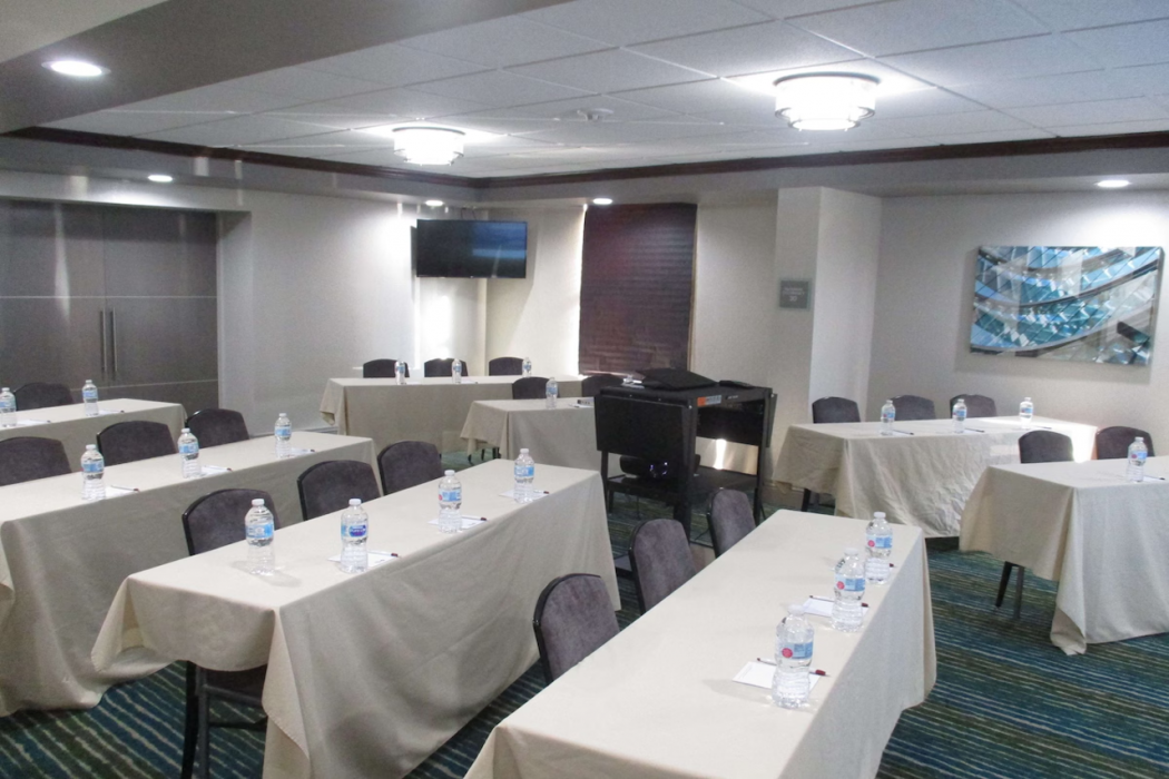 Best Western Plus Indianapolis NW Hotel 25/69