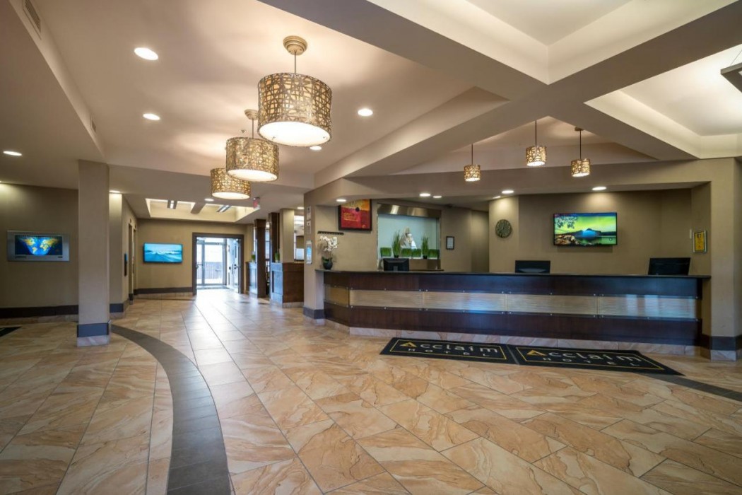 Acclaim Hotel By Clique 7/62