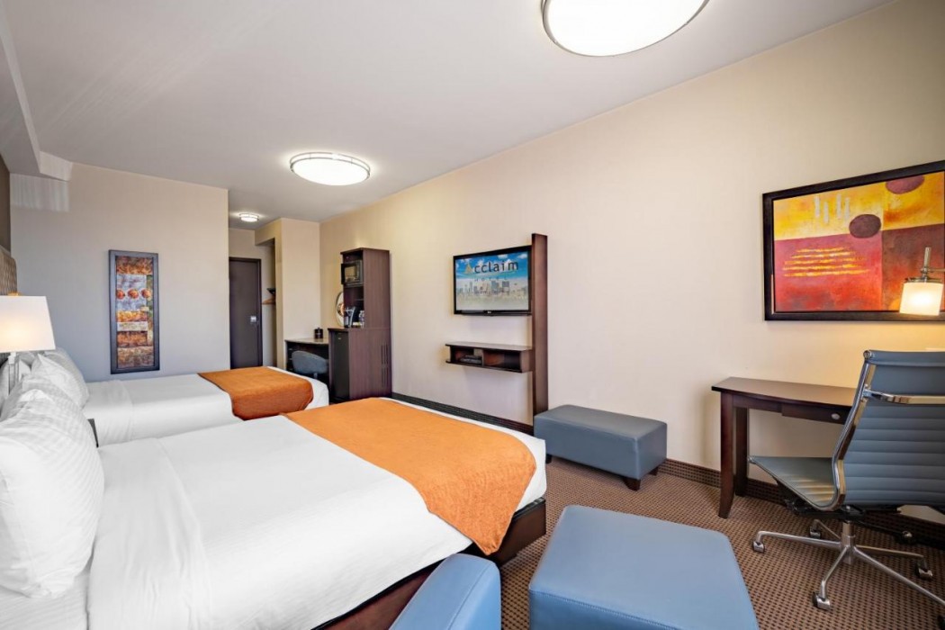 Acclaim Hotel By Clique 10/62
