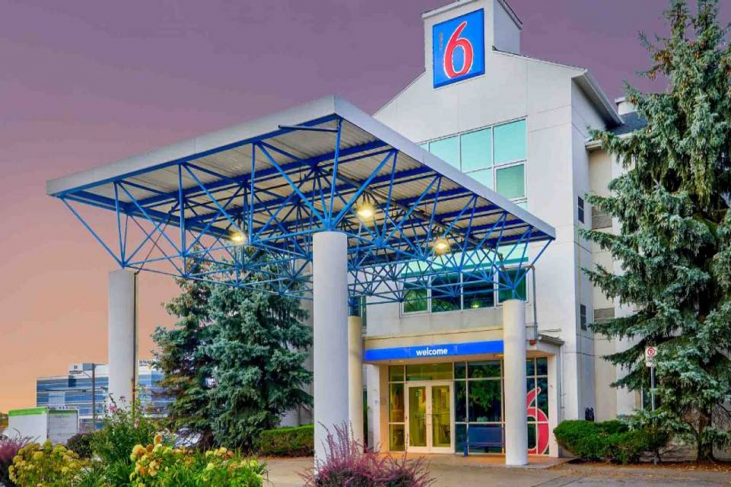 Motel6 Burlington On - Toronto West - Oakville in BURLINGTON - ONTARIO