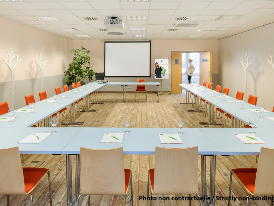 Ibis Styles Gien 13/52