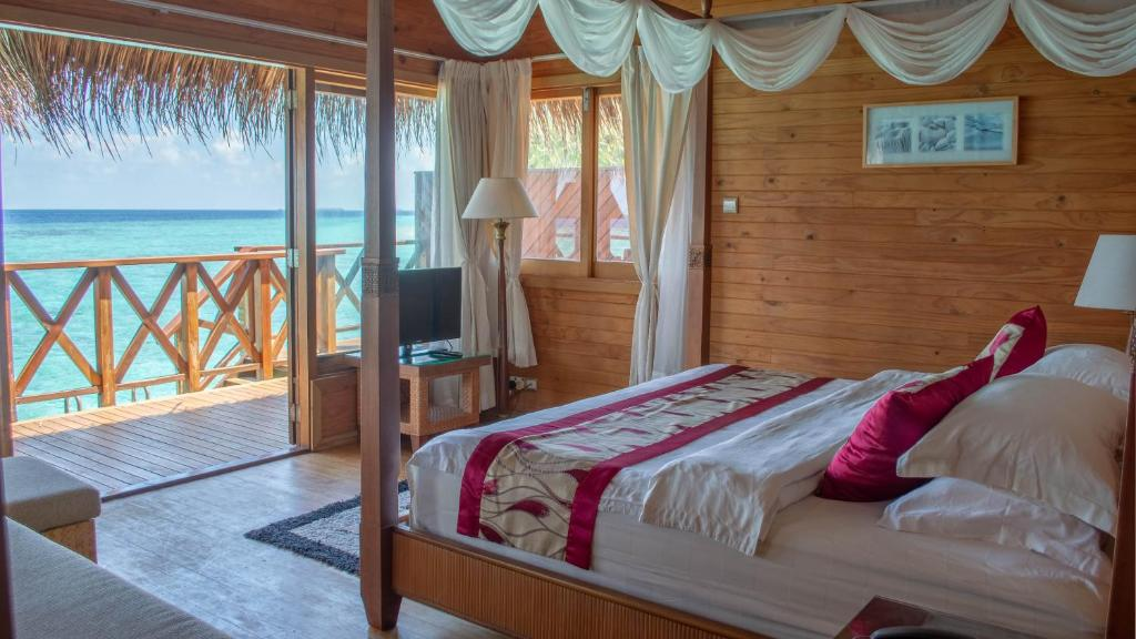 Fihalhohi Maldives 8/61