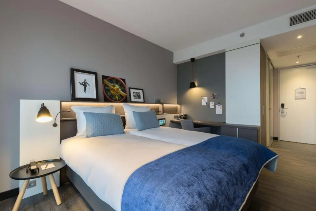 Postillion Hotel Amsterdam 7/17
