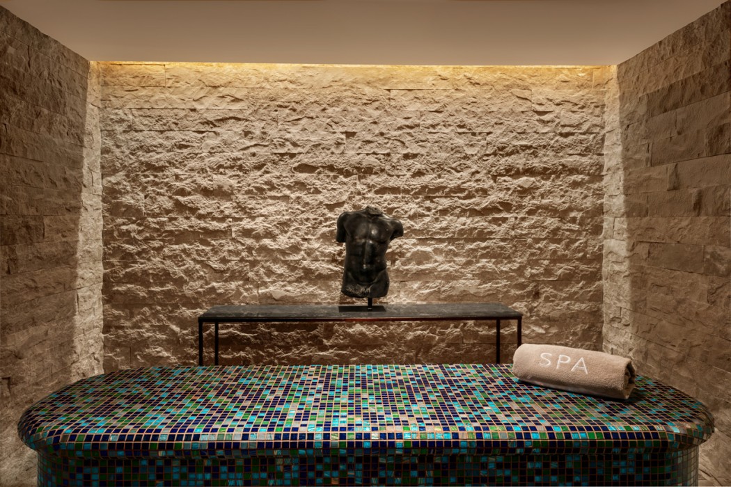 Amara Hotel 64/97