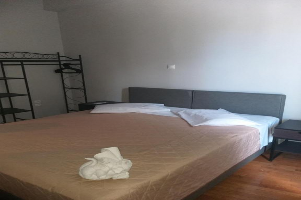 Apollo Hotel 6/34