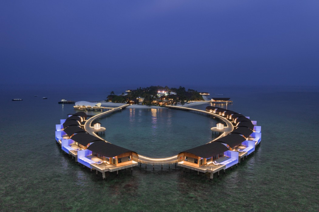 The Westin Maldives Miriandhoo Resort 4/147