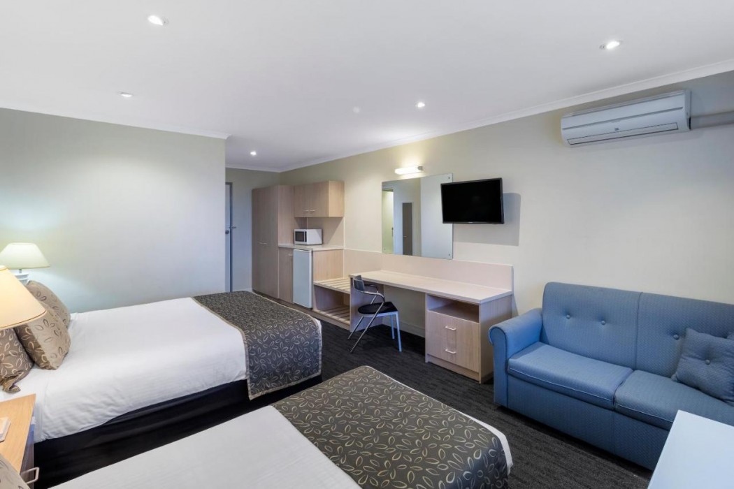 Adelaide Granada Motor Inn 14/65