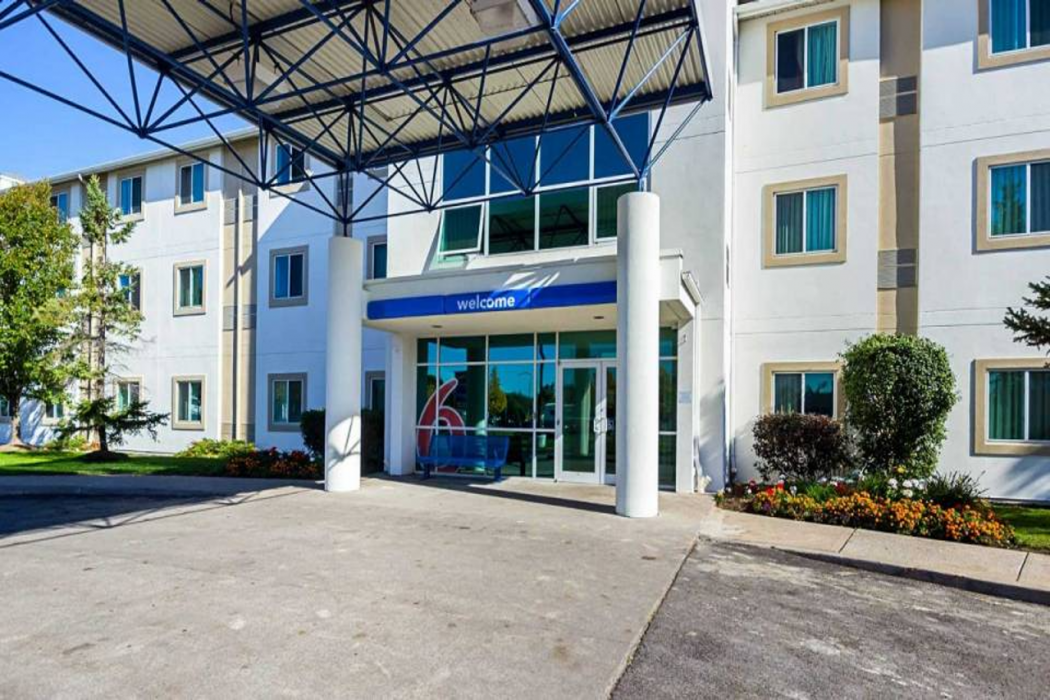 Motel6 Whitby ON - Toronto East in WHITBY - ONTARIO