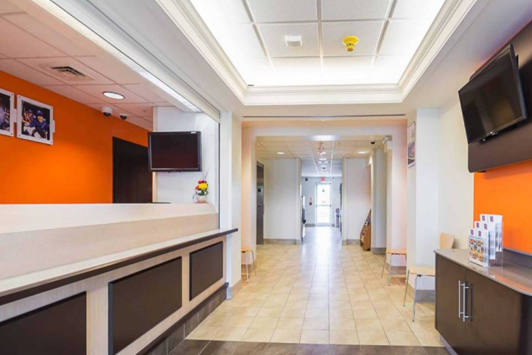 Motel6 Whitby ON - Toronto East 6/41