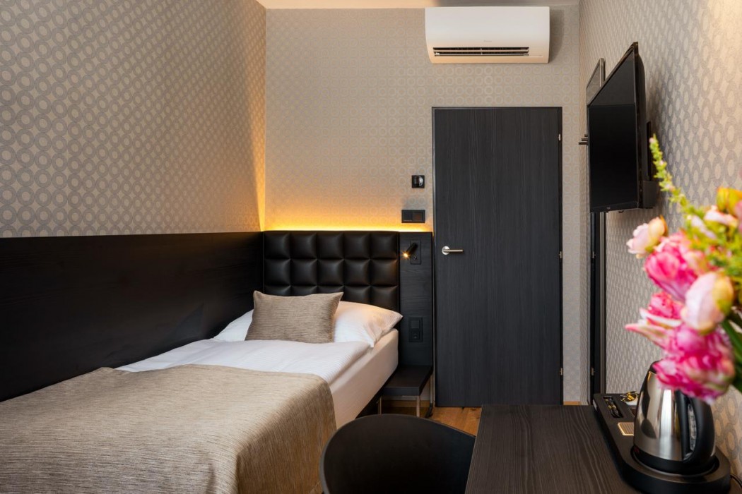 Aida Hotel 17/72