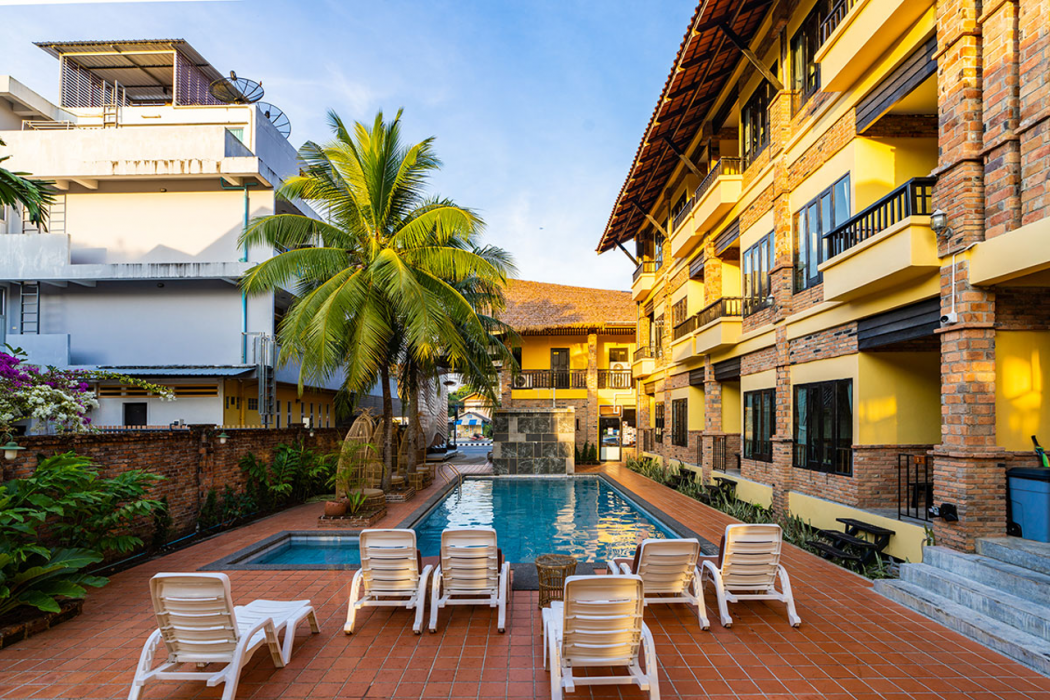 Motive Cottage Resort 38/65
