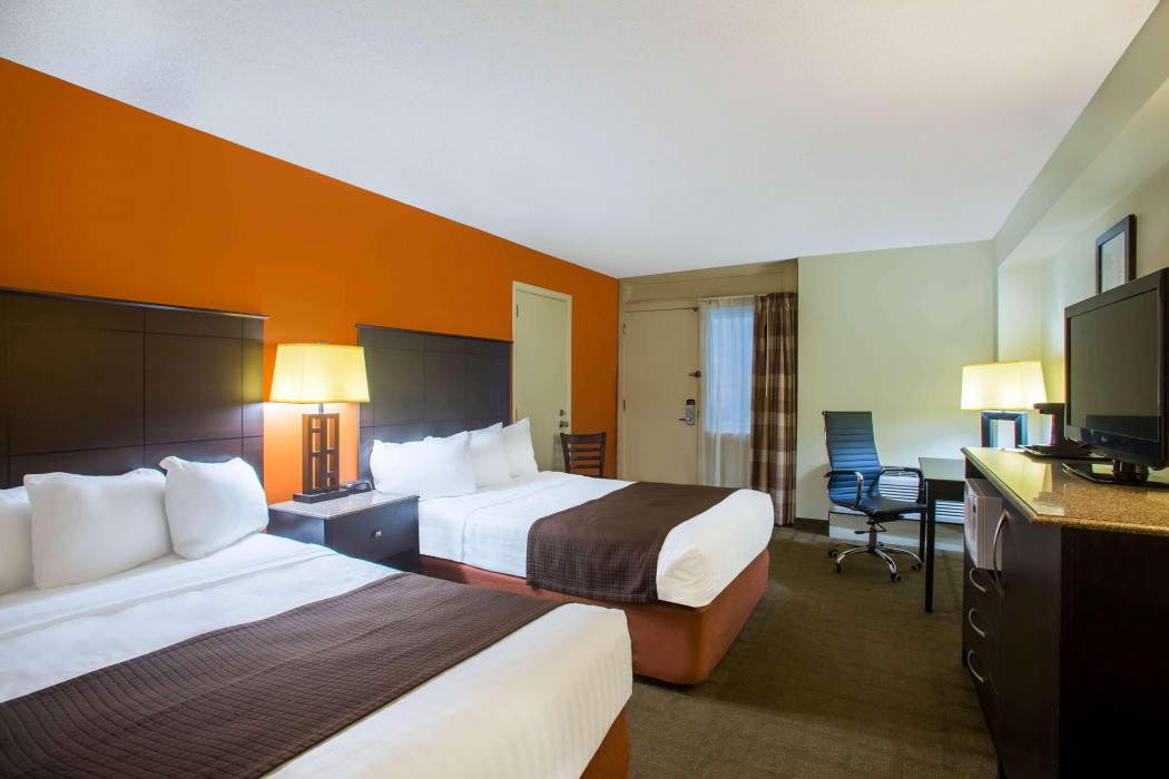 Riverfront Hotel 49/64