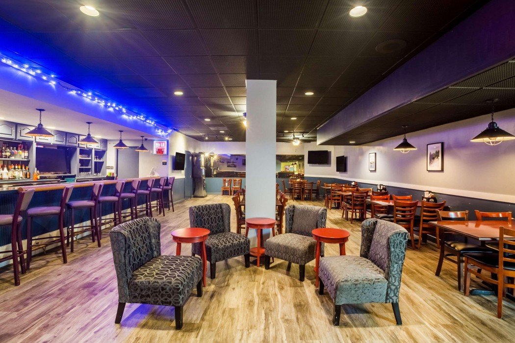 Riverfront Hotel 38/64