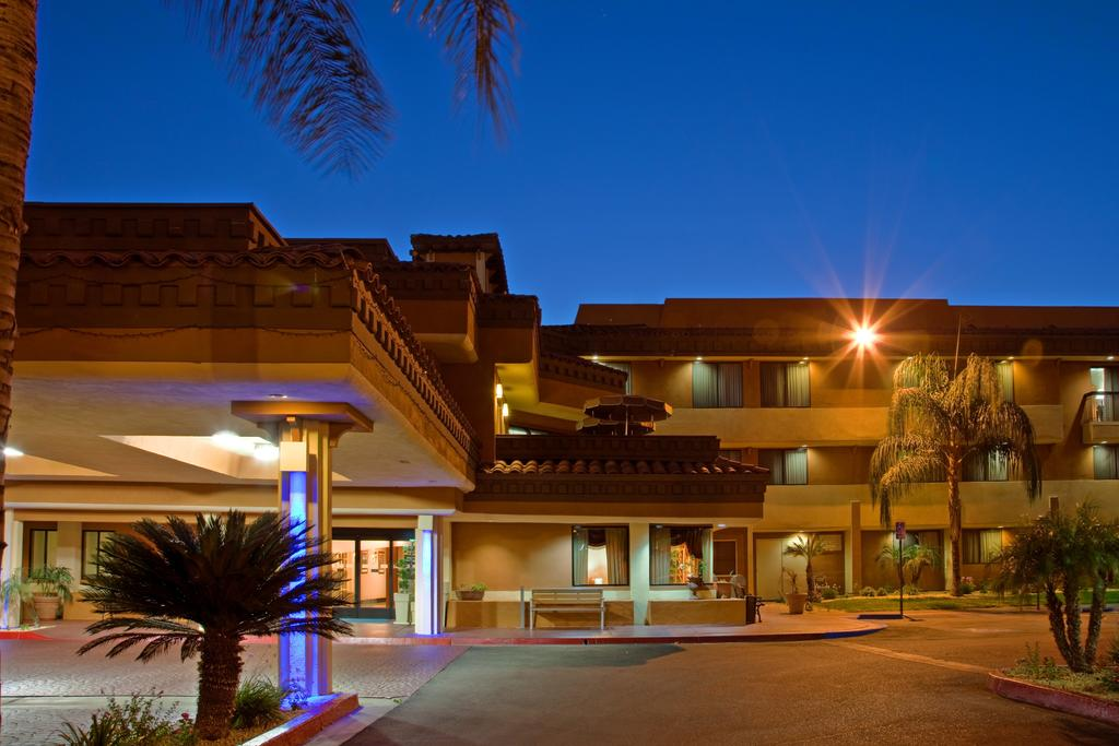 Hotel XOLA, Trademark Collection by Wyndham 2/50