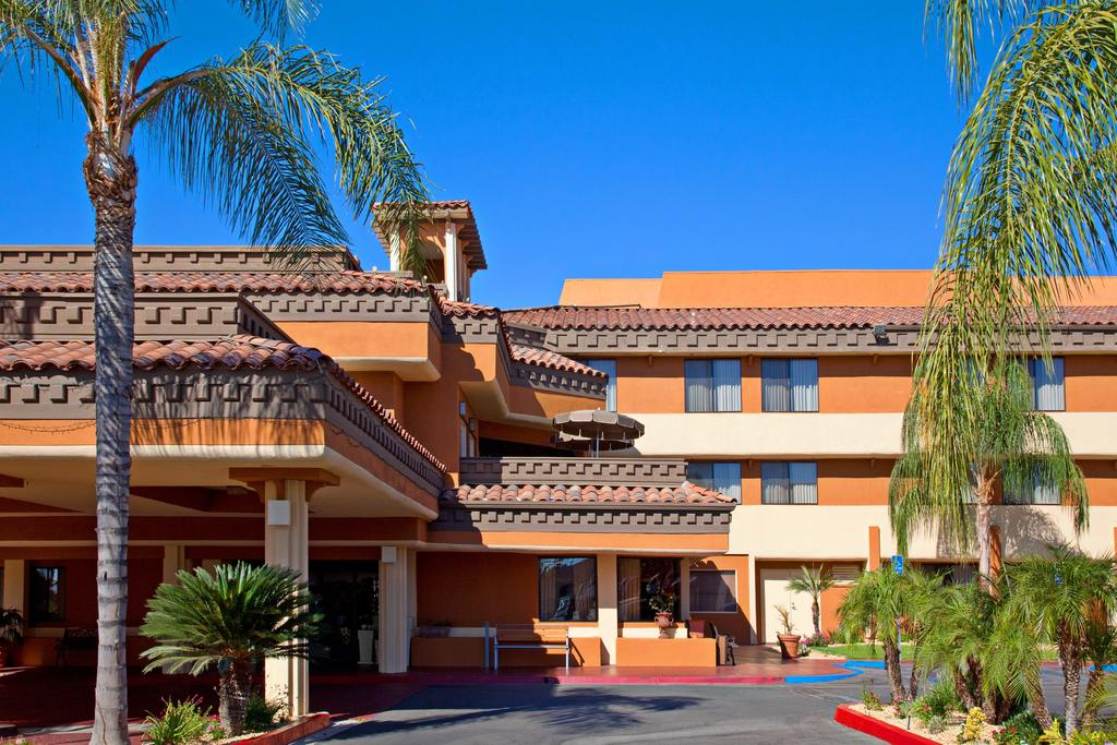 Hotel XOLA, Trademark Collection by Wyndham 4/50