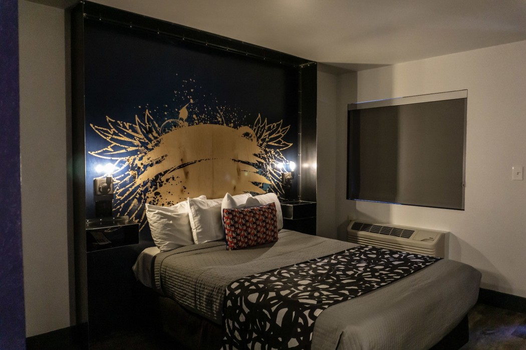 Fifth Ave Hotel 12/45