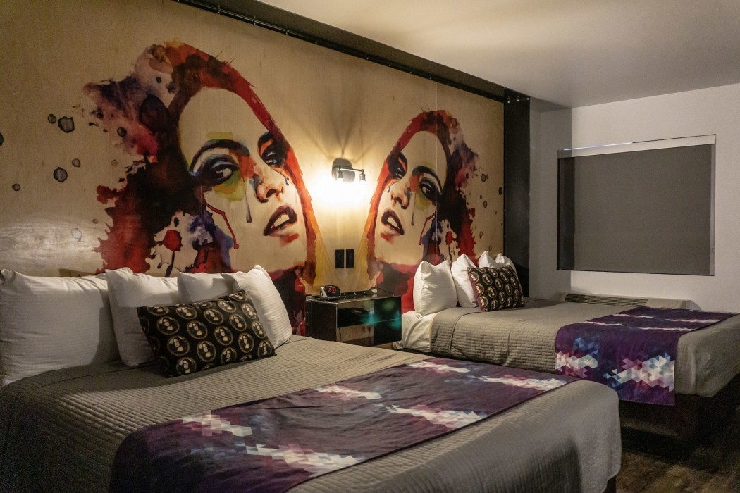 Fifth Ave Hotel 18/45
